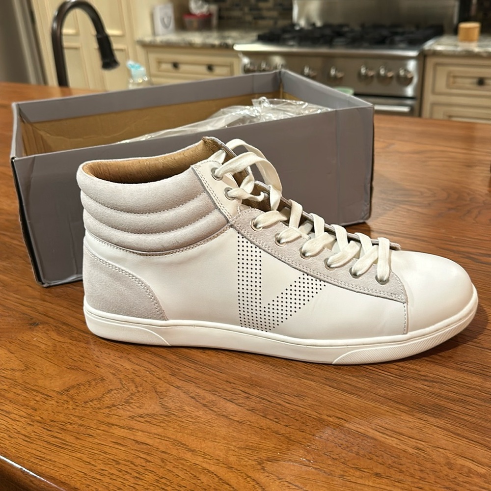 Vionic Mott Malcom Leather, white, brand new high tops, size 10